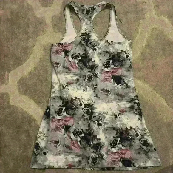 Lululemon total tank  top - Picture 3 of 3